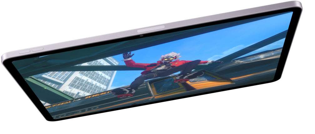 iPad Air na horizontal, mostrando uma cena de ação, com outros dois modelos de iPad Air abaixo.