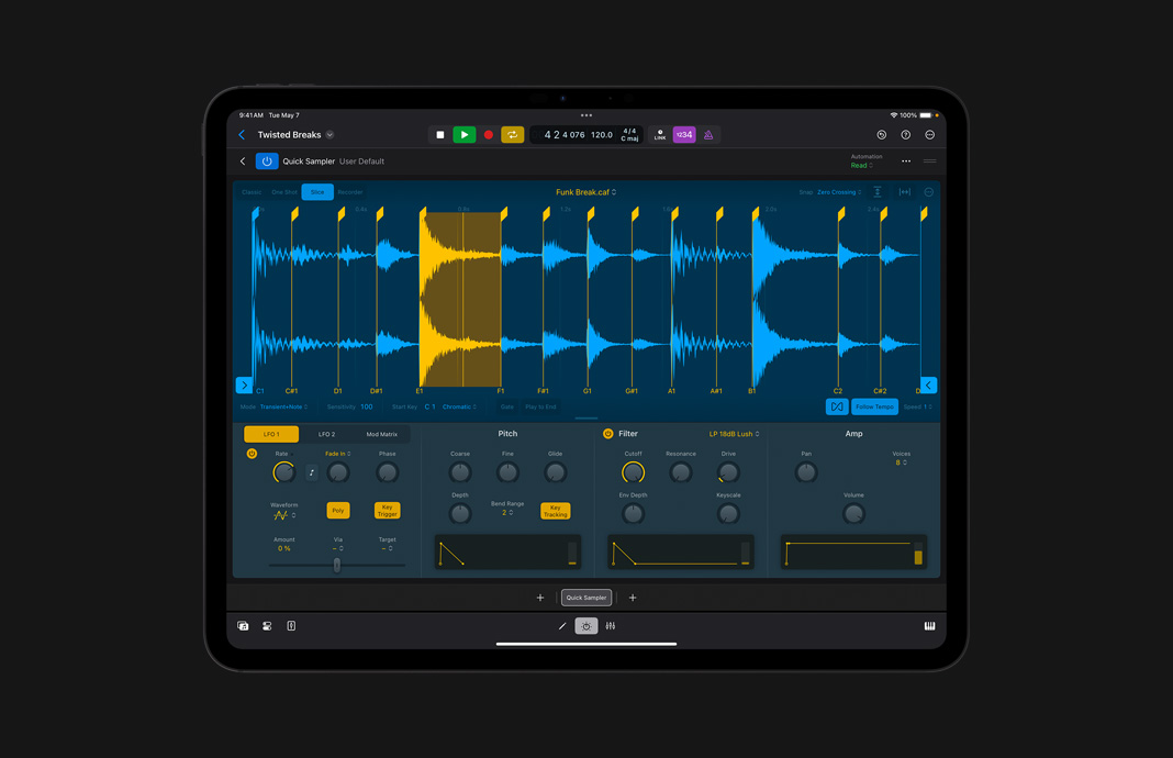 iPad Pro 展示在 iPad 版 Logic Pro 中編輯的音訊取樣