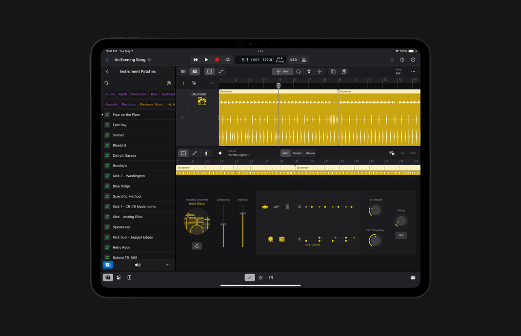 In Logic Pro für iPad auf einem iPad Pro werden Schlagzeug-Grooves erzeugt.