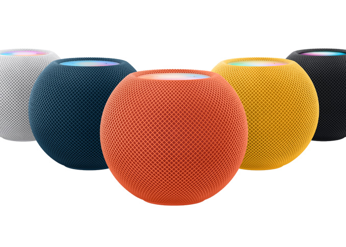 Image montrant cinq HomePod mini des couleurs suivantes, de gauche à droite : blanc, bleu, orange, jaune et gris cosmique.