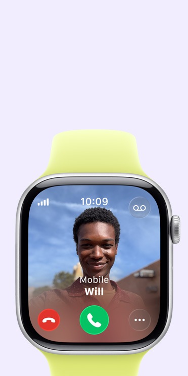 Vista lateral direita do Apple Watch Series 11 com caixa em alumínio cinzento sideral, chamada recebida, fotografia do contacto, botões de aceitar e recusar chamada, Digital Crown, Bracelete desportiva amarela-néon