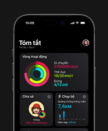 iPhone 17, Fitness summary, Activity rings, Move, Exercise, and Stand metrics, actvity sharing with friends, weekly Running stats